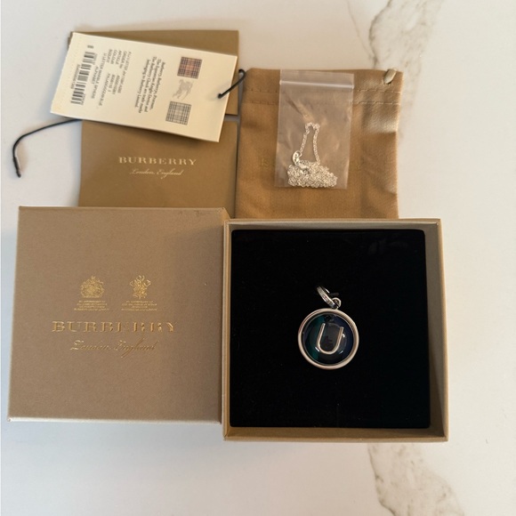 Burberry new with‎ tags, ocean blue marble letter U charm with unbranded chain - Picture 1 of 4